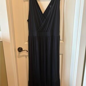 Ava & Viv Black Sleeveless V-Neck Maxi Dress